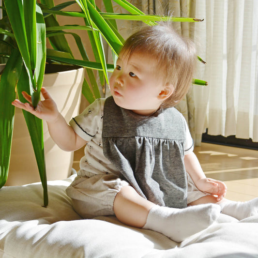 柿渋染め/柔らかニット オーガニック綿 消臭・抗菌 ベビーエプロンスタイ